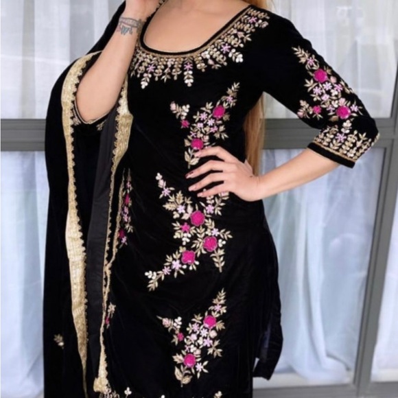 Trending  designer suits - Picture 12 of 14